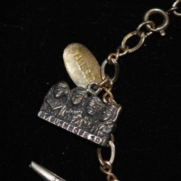 Vintage JC&Co Gold-filled Sterling Charm Bracelet Scarab Fob Sewing Mt. Rushmore - Picture 4 of 12